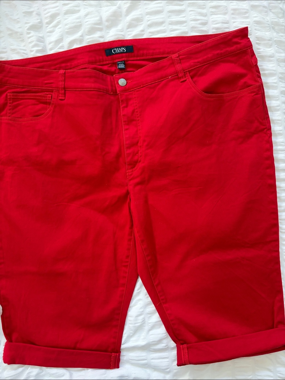 Chaps Classic Americana Red 97% Cotton Shorts/Capris w/Zip Closure. Comfy! EUC!